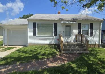 2029 FORREST HILL Avenue, Peoria, Illinois, 2 Bedrooms Bedrooms, ,1 BathroomBathrooms,Residential,For Sale,FORREST HILL,RMAPA1258837