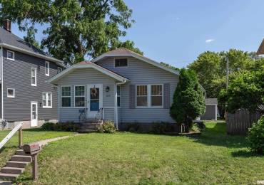824 20TH Avenue, Moline, Illinois, 3 Bedrooms Bedrooms, ,2 BathroomsBathrooms,Residential,For Sale,20TH,RMAQC4264575