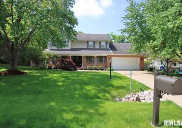 303 WHITE OAK Court, East Peoria, Illinois, 5 Bedrooms Bedrooms, ,3 BathroomsBathrooms,Residential,For Sale,WHITE OAK,RMAPA1257804