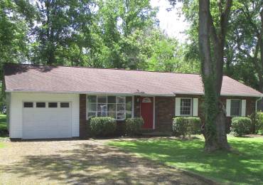 405 DOUGLAS Street, DeSoto, Illinois, 3 Bedrooms Bedrooms, ,1 BathroomBathrooms,Residential,For Sale,DOUGLAS,RMAEB458487