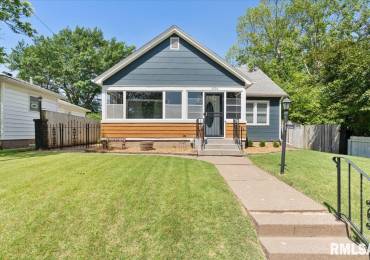 2506 HOWELL Street, Davenport, Iowa, 3 Bedrooms Bedrooms, ,2 BathroomsBathrooms,Residential,For Sale,HOWELL,RMAQC4264616