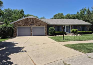 4300 NEWPORT Court, Bettendorf, Iowa, 3 Bedrooms Bedrooms, ,2 BathroomsBathrooms,Residential,For Sale,NEWPORT,RMAQC4264620