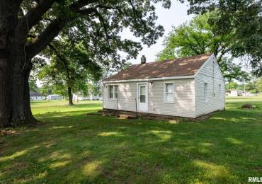 105 LAUREL Street, Stonefort, Illinois, 2 Bedrooms Bedrooms, ,1 BathroomBathrooms,Residential,For Sale,LAUREL,RMAQC4264627