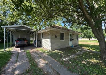 525 NORTH Street, Murphysboro, Illinois, 2 Bedrooms Bedrooms, ,1 BathroomBathrooms,Residential,For Sale,NORTH,RMAEB458497