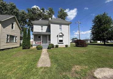 120 WALNUT Street, Assumption, Illinois, 3 Bedrooms Bedrooms, ,1 BathroomBathrooms,Residential,For Sale,WALNUT,RMACA1037367