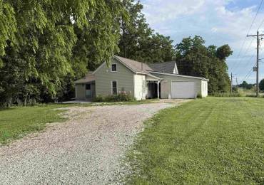 907 13TH Street, Viola, Illinois, 2 Bedrooms Bedrooms, ,2 BathroomsBathrooms,Residential,For Sale,13TH,RMAQC4264644