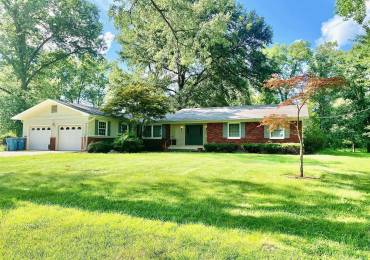 807 MARKET Street, Christopher, Illinois, 3 Bedrooms Bedrooms, ,2 BathroomsBathrooms,Residential,For Sale,MARKET,RMAEB458508