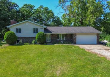 219 TOWN HALL Road, Metamora, Illinois, 5 Bedrooms Bedrooms, ,3 BathroomsBathrooms,Residential,For Sale,TOWN HALL,RMAPA1258895