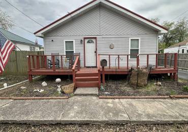 812 Lindell Street, West Frankfort, Illinois, 2 Bedrooms Bedrooms, ,1 BathroomBathrooms,Residential,For Sale,Lindell,RMAQC4262521