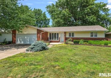 811 VIRGINIA Avenue, Taylorville, Illinois, 3 Bedrooms Bedrooms, ,2 BathroomsBathrooms,Residential,For Sale,VIRGINIA,RMACA1037380
