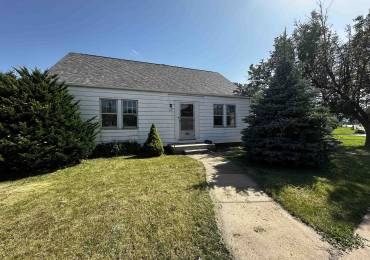 2510 AVENUE OF THE CITIES Avenue, Moline, Illinois, 4 Bedrooms Bedrooms, ,1 BathroomBathrooms,Residential,For Sale,AVENUE OF THE CITIES,RMAQC4264695