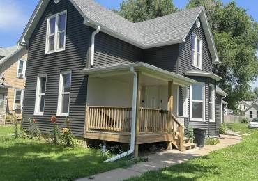 756 13TH Avenue South, Clinton, Iowa, 3 Bedrooms Bedrooms, ,1 BathroomBathrooms,Residential,For Sale,13TH,RMAQC4264693