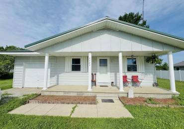 3323 Selmaville Road, Salem, Illinois, 3 Bedrooms Bedrooms, ,1 BathroomBathrooms,Residential,For Sale,Selmaville,RMAEB458512