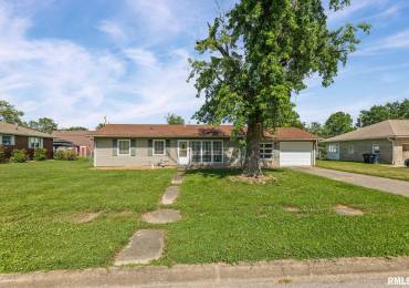 326 INDIANA Street, Salem, Illinois, 4 Bedrooms Bedrooms, ,1 BathroomBathrooms,Residential,For Sale,INDIANA,RMAEB458525