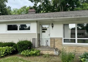 2603 4TH Street, East Moline, Illinois, 3 Bedrooms Bedrooms, ,2 BathroomsBathrooms,Residential Lease,For Rent,4TH,RMAQC4264717