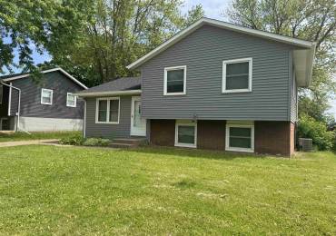 1841 VALLEY Drive, Davenport, Iowa, 3 Bedrooms Bedrooms, ,1 BathroomBathrooms,Residential Lease,For Rent,VALLEY,RMAQC4264737