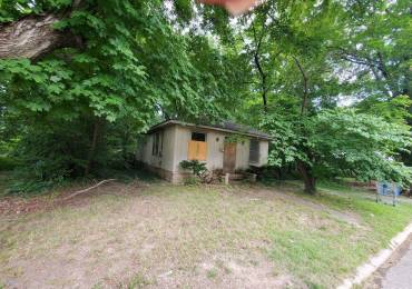 609 Carico Street, Carbondale, Illinois, 3 Bedrooms Bedrooms, ,1 BathroomBathrooms,Residential,For Sale,Carico,RMAEB458602
