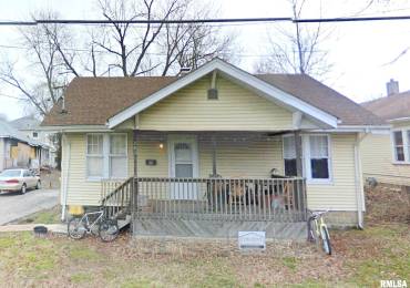 303 FOREST Avenue, Carbondale, Illinois, 3 Bedrooms Bedrooms, ,1 BathroomBathrooms,Residential,For Sale,FOREST,RMAEB458641