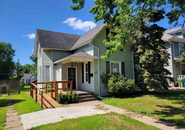 819 12TH Avenue South, Clinton, Iowa, 4 Bedrooms Bedrooms, ,2 BathroomsBathrooms,Residential,For Sale,12TH,RMAQC4265132