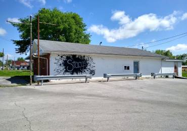 102 1ST Street, Vienna, Illinois, ,Commercial Sale,For Sale,1ST,RMAEB458735