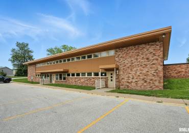 430 35TH Street, Davenport, Iowa, ,Commercial Lease,For Rent,35TH,RMAQC4265154