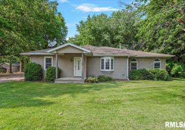 23620 JACKSON Street, Athens, Illinois, 3 Bedrooms Bedrooms, ,2 BathroomsBathrooms,Residential,For Sale,JACKSON,RMACA1037146