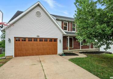 732 59TH Street, Davenport, Iowa, 4 Bedrooms Bedrooms, ,3 BathroomsBathrooms,Residential,For Sale,59TH,RMAQC4265178