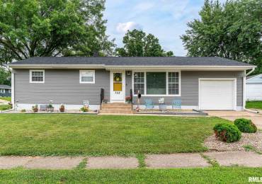 3118 DENISON Avenue, Davenport, Iowa, 4 Bedrooms Bedrooms, ,2 BathroomsBathrooms,Residential,For Sale,DENISON,RMAQC4265205