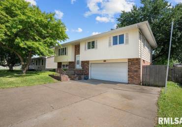 2917 65TH Street, Davenport, Iowa, 4 Bedrooms Bedrooms, ,2 BathroomsBathrooms,Residential,For Sale,65TH,RMAQC4265212