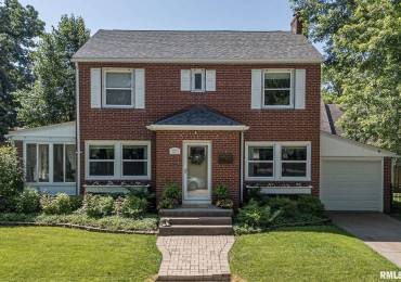 3205 CRESTLINE Drive, Davenport, Iowa, 3 Bedrooms Bedrooms, ,2 BathroomsBathrooms,Residential,For Sale,CRESTLINE,RMAQC4265226