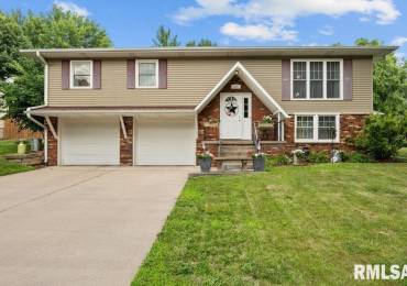 833 ROBIN Road, Muscatine, Iowa, 3 Bedrooms Bedrooms, ,2 BathroomsBathrooms,Residential,For Sale,ROBIN,RMAQC4265228