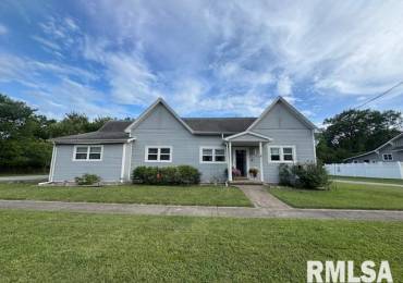 303 Elles Avenue, Carterville, Illinois, 3 Bedrooms Bedrooms, ,2 BathroomsBathrooms,Residential,For Sale,Elles,RMAEB458761