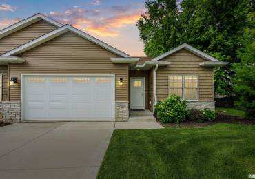 706 TITUS Court, Le Claire, Iowa, 3 Bedrooms Bedrooms, ,3 BathroomsBathrooms,Residential,For Sale,TITUS,RMAQC4264183