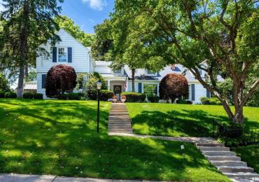 1928 FERNWOOD Avenue, Davenport, Iowa, 4 Bedrooms Bedrooms, ,3 BathroomsBathrooms,Residential,For Sale,FERNWOOD,RMAQC4265250