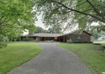 1220 Springdale S Drive, Quincy, Illinois, 3 Bedrooms Bedrooms, ,2 BathroomsBathrooms,Residential,For Sale,Springdale S,RMACA1037739
