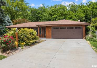 112 IRON BARK Court, East Peoria, Illinois, 3 Bedrooms Bedrooms, ,2 BathroomsBathrooms,Residential,For Sale,IRON BARK,RMAPA1258825