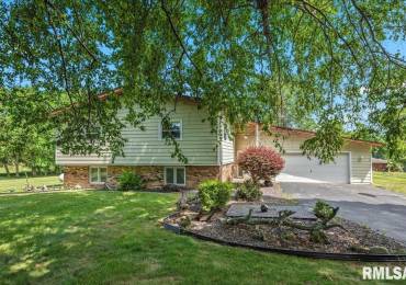 5016 Kinsinger Lane, Pleasant Plains, Illinois, 3 Bedrooms Bedrooms, ,3 BathroomsBathrooms,Residential,For Sale,Kinsinger,RMACA1037747