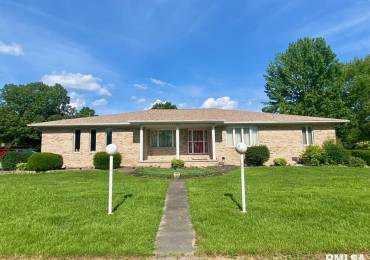 117 PLAINS Avenue, Marion, Illinois, 3 Bedrooms Bedrooms, ,2 BathroomsBathrooms,Residential,For Sale,PLAINS,RMAEB458778