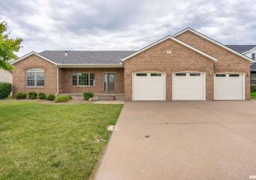 922 SCOTT Street, Eldridge, Iowa, 4 Bedrooms Bedrooms, ,3 BathroomsBathrooms,Residential,For Sale,SCOTT,RMAQC4265264