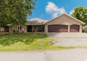 11823 TAYLOR Drive, Marion, Illinois, 3 Bedrooms Bedrooms, ,2 BathroomsBathrooms,Residential,For Sale,TAYLOR,RMAEB458788
