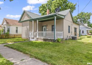 321 5TH Street, Petersburg, Illinois, 2 Bedrooms Bedrooms, ,1 BathroomBathrooms,Residential,For Sale,5TH,RMACA1037768
