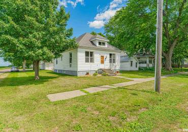 209 2ND N Street, Easton, Illinois, 2 Bedrooms Bedrooms, ,1 BathroomBathrooms,Residential,For Sale,2ND N,RMACA1037766