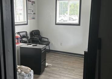 5427/5425 4TH Avenue, Moline, Illinois, ,Commercial Lease,For Rent,4TH,RMAQC4265291
