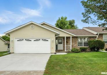2722 LINWOOD Court, Davenport, Iowa, 3 Bedrooms Bedrooms, ,3 BathroomsBathrooms,Residential,For Sale,LINWOOD,RMAQC4265303