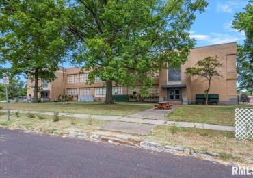 352 FRANKLIN Street, Jacksonville, Illinois, ,Residential Income,For Sale,FRANKLIN,RMACA1039190